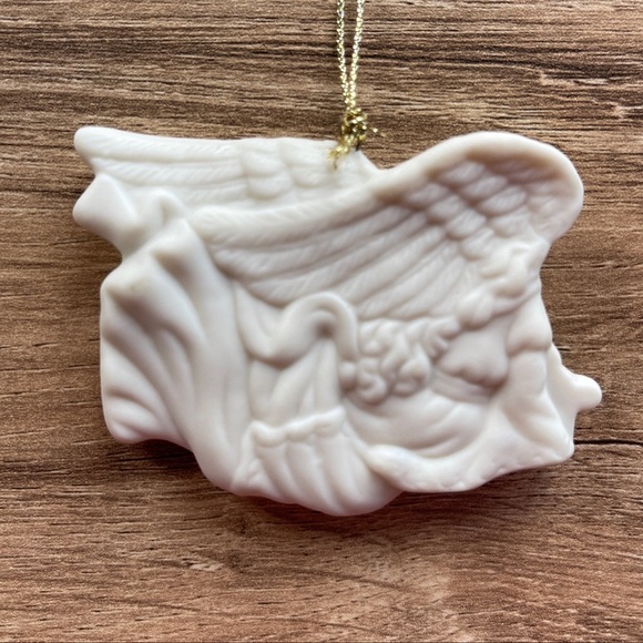 Vintage Avon Lot of 2 Bisque Porcelain Christmas Tree Ornaments 24 K Gold Accent - Picture 4 of 5